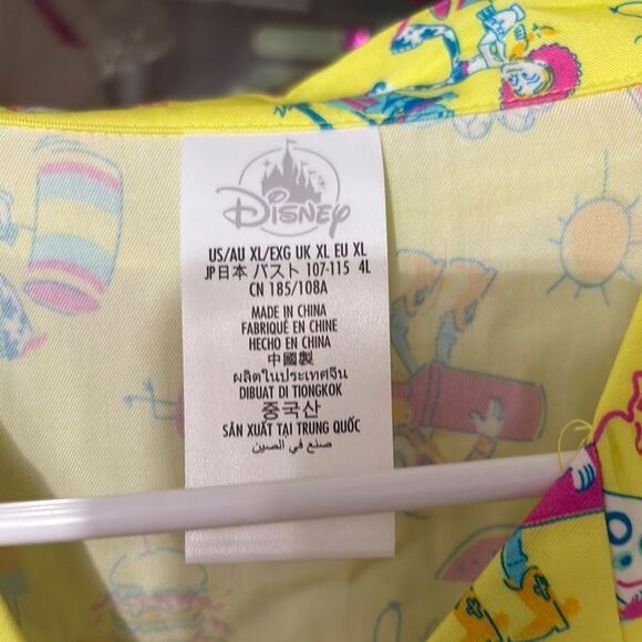 NWT Disney Toy Story Print Women’s Blouse, Bright Yellow Size XL - Picture 2 of 6